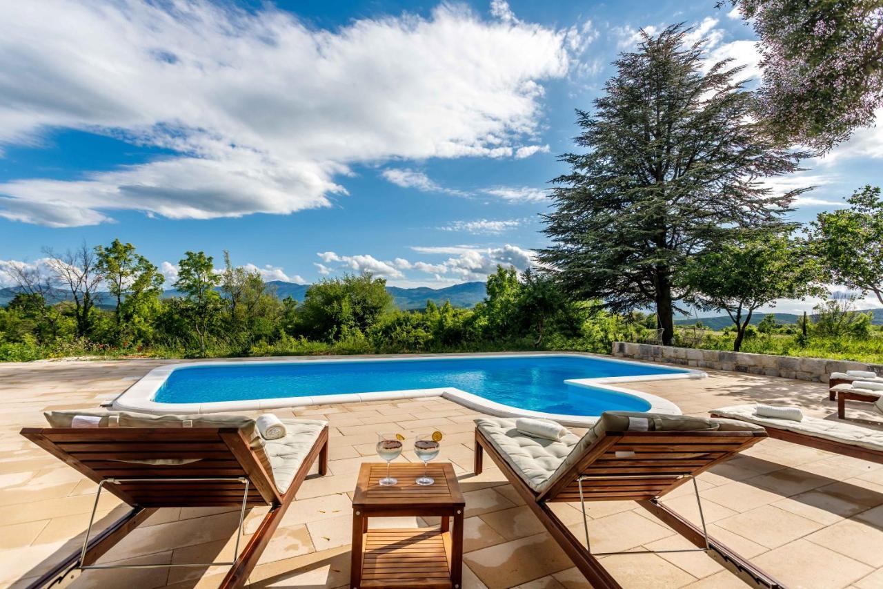 Casa Di Oliva-House With Heated Pool & Jacuzzi In Trilj, Croatia Villa Buitenkant foto