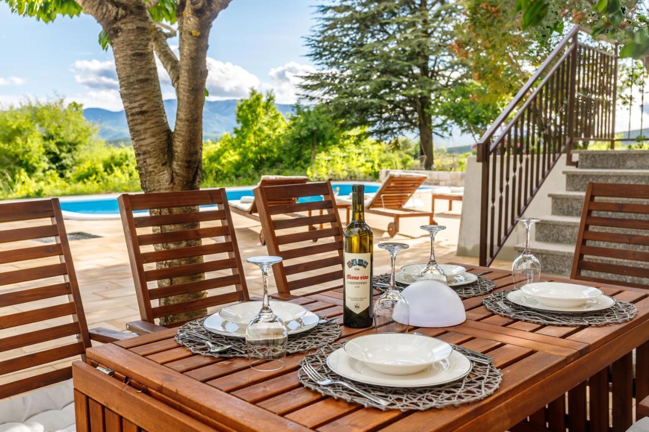 Casa Di Oliva-House With Heated Pool & Jacuzzi In Trilj, Croatia Villa Buitenkant foto